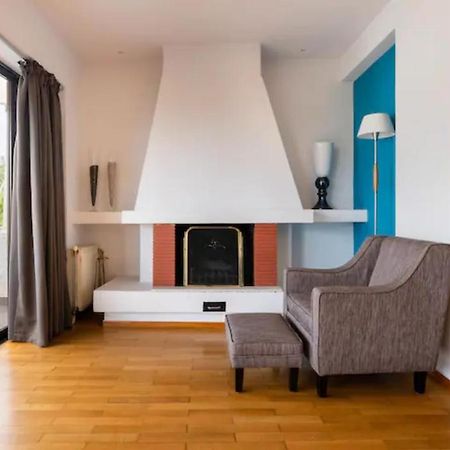 Βright Walled Designed Apt In Glyfada Center Ateny Zewnętrze zdjęcie