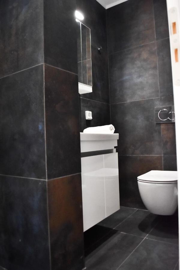 Βright Walled Designed Apt In Glyfada Center Ateny Zewnętrze zdjęcie
