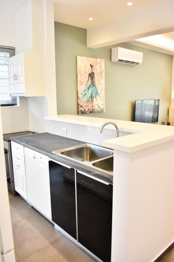 Βright Walled Designed Apt In Glyfada Center Ateny Zewnętrze zdjęcie