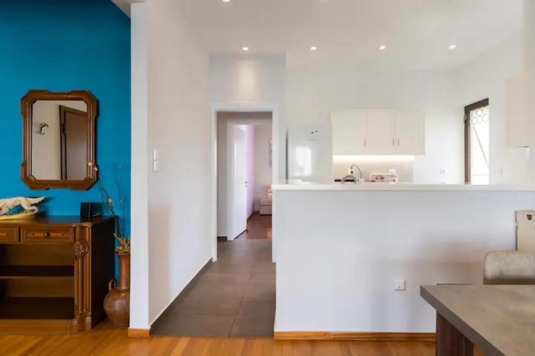 Βright Walled Designed Apt In Glyfada Center Ateny Zewnętrze zdjęcie